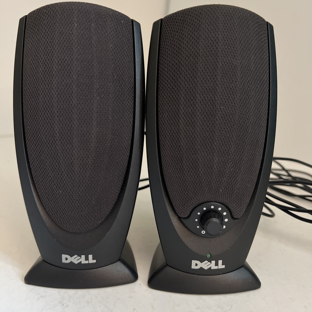 Dell A215 Multimedia 2 Channel Computer Speakers - No AC Adapter